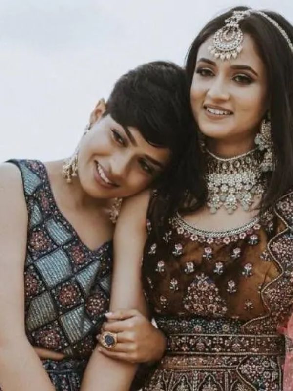 শুধু পারিবারিক ক্ষেত্রেই নয়, একে একে আসতে থাকে বিভিন্ন সামাজিক বিপত্তি। সেই সব কিছুকে ফুৎকারে উড়িয়ে দিয়ে রুখে দাঁড়ান দু’জনে।