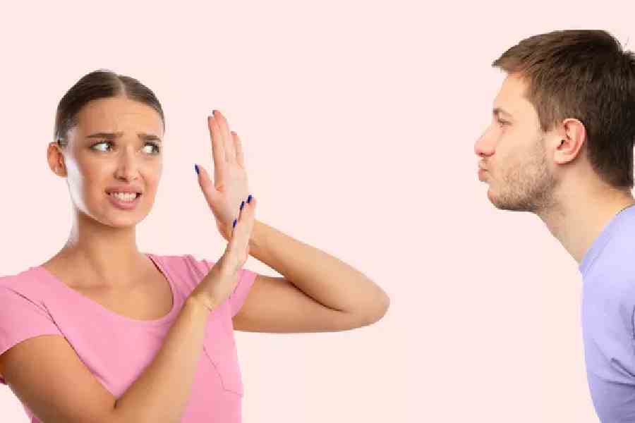 কার মনে কী আছে, কয়েকটি আচরণের মাধ্যমে তা প্রকাশ্যে চলে আসে মাঝেমাঝে।