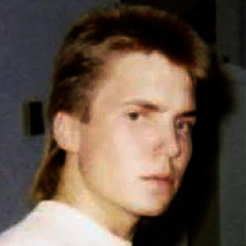 জ্যাসন প্যাডগেট। ছোট থেকেই অঙ্কে ভীতি তাঁর। অঙ্কের বই খুললেই ঘাম ছুটত জ্যাসনের। সারা দিন বন্ধুবান্ধবের সঙ্গে হইহুল্লোড় করে বেড়াতে ভালবাসতেন তিনি। কিন্তু তাঁর জীবন এক দুর্ঘটনার পর যেন ১৮০ ডিগ্রি ঘুরে যায়।