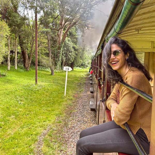 শ্রিয়ার আগামী ওয়েব সিরিজ়ের নাম ‘তাজ়া খবর’। এখানে তাঁর বিপরীতে দেখা যাবে জনপ্রিয় কৌতুকশিল্পী তথা ইউটিউবার ভুবন বামকেও।