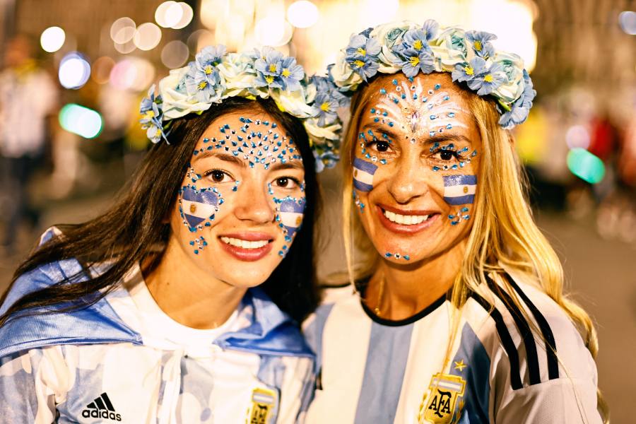 আর সেরার সেরা দল? বিশ্বকাপের তাজ মাথায় পরার পাশাপাশি বিজয়ী দলের হাতে আসবে ৩৪৭ কোটি টাকা (৪২ মিলিয়ন ডলার)।