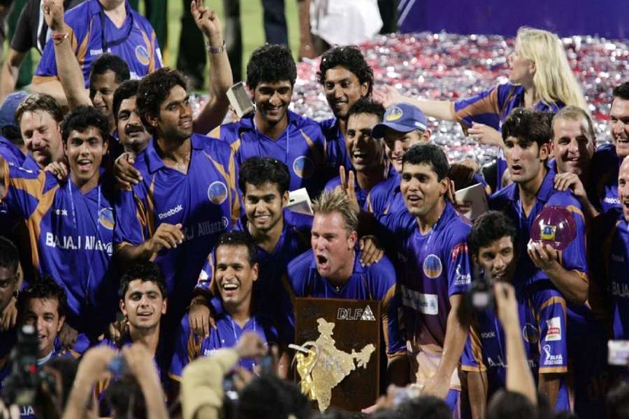 ২০০৮ সালে আইপিএল শুরুর বছর চ্যাম্পিয়ন হয়ে রাজস্থান রয়্যালস্‌ পেয়েছিল মাত্র ৪.৮ কোটি। সেই অঙ্ক বহু বার বেড়ে এখন এসে পৌঁছেছে ২০ কোটিতে।