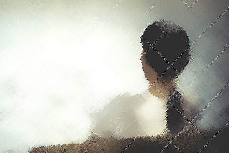 দৈনিক ভাস্কর-কে আশিয়া জানিয়েছেন, উজবেকিস্তানের আন্দিজান নামে একটি ছোট শহরে জন্ম তাঁর। পনেরো বছর বয়সেই তাঁর বিয়ে হয়ে গিয়েছিল। কিন্তু তিন মাসের মধ্যে সেই সম্পর্ক ভেঙে যায়। স্বামী ডিভোর্স দিয়ে দেন।