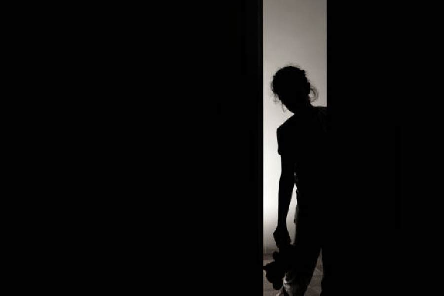 দৈনিক ভাস্কর-কে আশিয়া জানিয়েছেন, বাসে করে তাঁকে এক নতুন শহরে নিয়ে যাওয়া হয়েছিল। সেখানে এক ম্যাডামের কাছে নিয়ে যাওয়া হয়। তাঁর ছোট ছোট সন্তানদের দু’দিন ধরে দেখোশোনা করার কাজ করেন। তখনও আশিয়ার বিশ্বাস ছিল যে, তিনি দুবাইতেই রয়েছেন। 