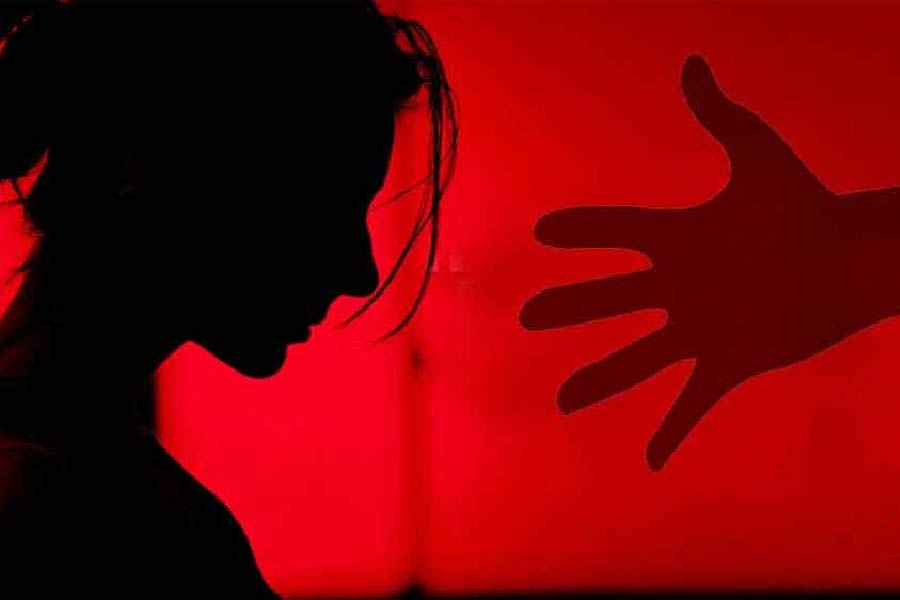 এ বছরের জুলাইয়ে দিল্লির মালবীয় নগরে একটি যৌনচক্রের পর্দাফাঁস করে পুলিশ। সেখান থেকে ১০ জন উজবেকিস্তানের তরুণীকে উদ্ধার করেছিল পুলিশ।