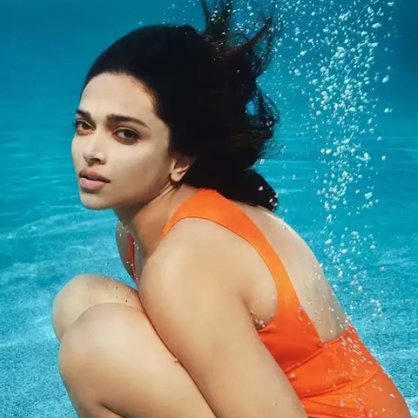 কিন্তু অধিকাংশের দাবি, দীপিকা নিজের সিনেমা ‘ছপক’-এর প্রচারের জন্য এই সুযোগ বেছে নিয়েছিলেন। এই নিয়েও তাঁকে ঘিরে বিতর্ক কিছু কম হয়নি।