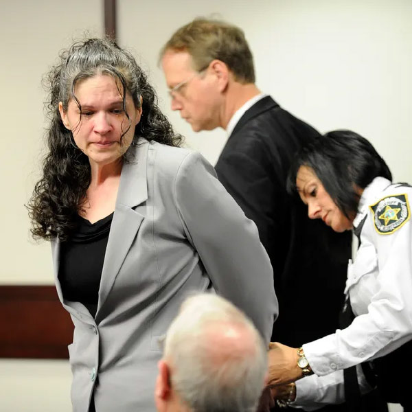 পরে যখন আব্রাহাম লটারি জিতেছিলেন, তখন তাঁর ভাগ চেয়েছিলেন ফোর্ড। দাবি করেছিলেন ১০ লক্ষ ডলার। ভারতীয় মুদ্রায় আট কোটি ২৬ লক্ষ ৬৫ হাজার ৫০০ টাকা। রাজি হননি আব্রাহাম।