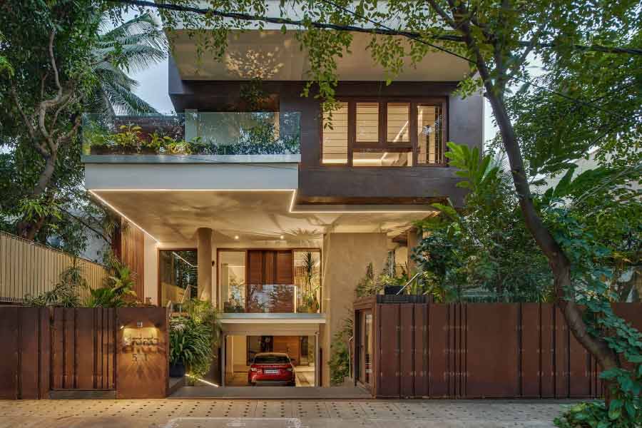 ১০ লক্ষ ডলার দিয়ে বাড়ি কিনেছিলেন একদা ট্রাকচালক। ভারতীয় মুদ্রায় আট কোটি ২৬ লক্ষ ৬৫ হাজার ৫০০ টাকা।