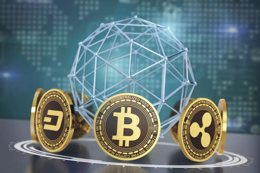 এই প্রশ্নের জবাব স্পষ্ট নয়। তবে ক্রিপ্টোকারেন্সি পুরোপুরি স্বনির্ভরও নয়। কারণ ডলার, পাউন্ড বা ভারতীয় টাকা খরচ করে বিটকয়েন কেনা যায়। সুতরাং, দেশি বা বিদেশি সরকার যদি বিটকয়েন বেচাকেনার ওপর আইন চাপায়, তার প্রভাব বিটকয়েনের বাজারে পড়বেই।