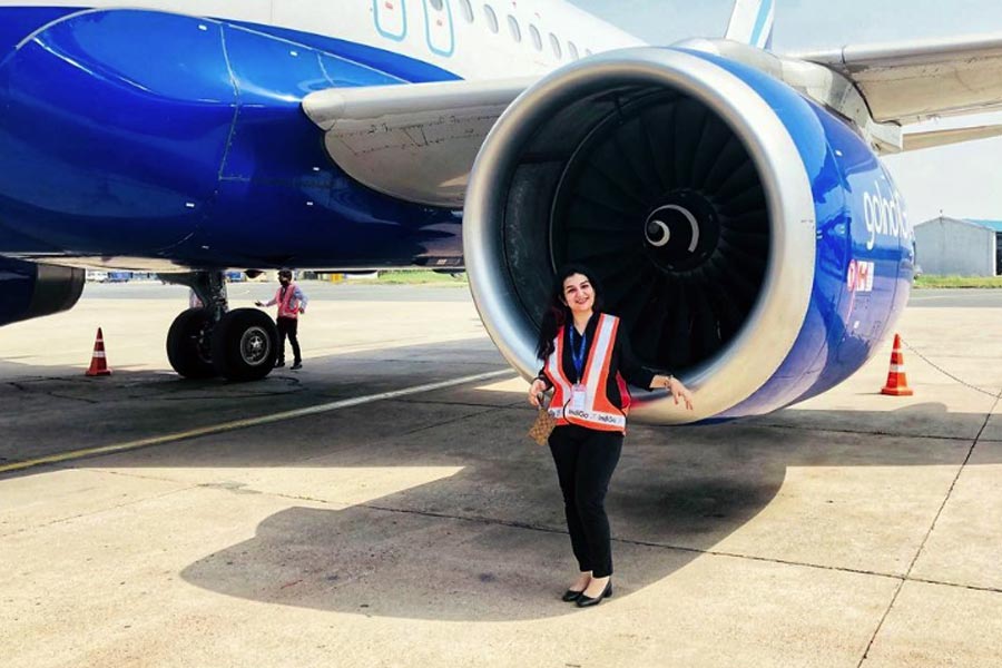 সৌদিতে বিমান নামিয়ে হানা টুইটারে লিখেছিলেন, “শেষ বার আমি যখন এখানে ছিলাম, মেয়েরা গাড়ি চালাতে পারত না! এটা একটা স্বর্গীয় অনুভূতি। বিমান নিয়ে এখানে নামতে পেরে খুব ভাল লাগছে।”