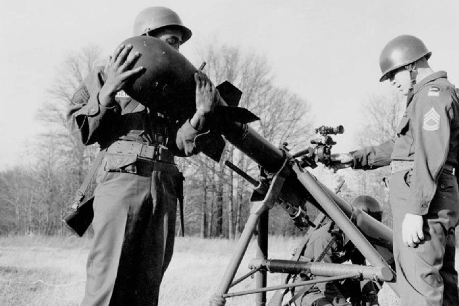 মনে করা হয় ঠান্ডা যুদ্ধের আবহে নেটো এবং সোভিয়েট ইউনিয়নের মধ্যে উত্তেজনা বৃদ্ধির ফলে বিপুল সংখ্যক পারমাণবিক অস্ত্র তৈরি করা হয়েছিল। এই পারমাণবিক অস্ত্রগুলি নাকি পৃথিবীর মতো ২০টি গ্রহকে ধ্বংস করার জন্য যথেষ্ট ছিল।