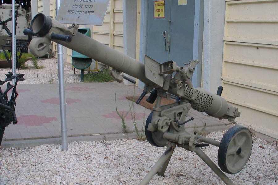 পাশাপাশি মানবচালিত হওয়ার কারণে যারা এই রকেট লঞ্চার চালাতেন, তাদেরও ক্ষতির সম্ভাবনা ছিল সমূহ। পাশাপাশি এই রকেট লঞ্চার ব্যবহারের ফলে সৃষ্ট দূষণের মাত্রাও ছিল লাগাম ছা়ড়া। 