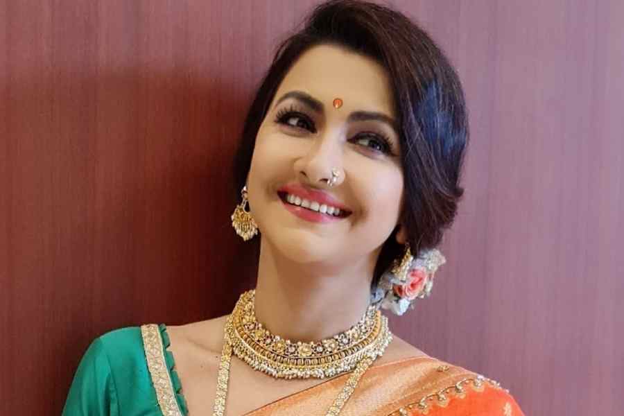 রৌনক কি প্রেম করছে? হাজার প্রশ্নের মাঝে ছেলেকে নিয়ে দুবাই পাড়ি রচনার