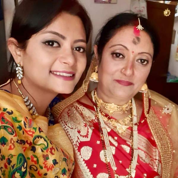 চলতি বছরের মার্চ মাসে দেবারতি বিয়ে দেন ‌মৌসুমির। টোপর মাথায় পশ্চিমবঙ্গ থেকে স্বপন মেঘালয়ে এসেছিলেন মৌসুমিকে বিয়ে করতে। নিজের ইনস্টাগ্রাম অ্যাকাউন্ট থেকে মায়ের বিয়ের ছবিও পোস্ট করেছেন তিনি।