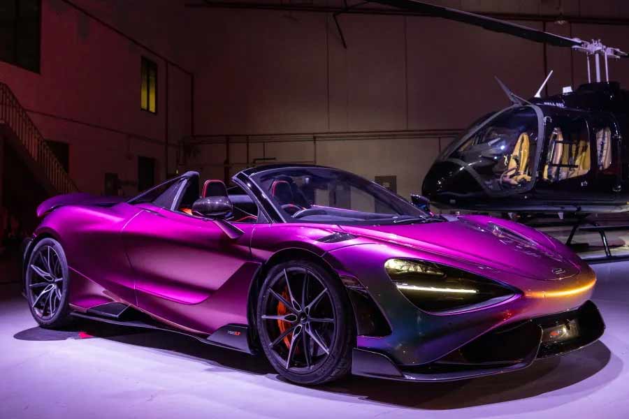 তবে, বহুমূল্য গাড়িগুলিকে নির্দ্বিধায় টক্কর দেওয়ার ক্ষমতা রয়েছে ম্যাকলারেন ৭৬৫ এলটি স্পাইডার মডেলের। 