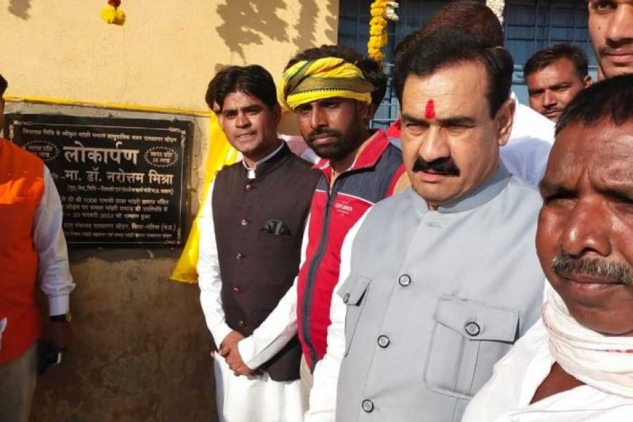 এর পর নরোত্তম আয়কর ট্রাইব্যুনালে আবেদন করেন। বেহিসাবি আয়ের জন্য নরোত্তমকে কর দেওয়ার নির্দেশ দেয় আয়কর দফতর। এর বিরুদ্ধে মধ্যপ্রদেশ হাই কোর্টের দ্বারস্থ হলে নরোত্তমের পক্ষেই রায় দেয় মধ্যপ্রদেশ হাই কোর্ট।