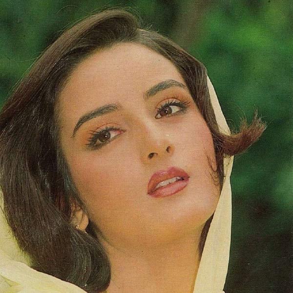 বিয়ের পর ফারা ফিল্মজগৎ থেকে সরে আসতে শুরু করেন। সংসারের দিকে মন দেবেন বলে সিদ্ধান্ত নেন অভিনেত্রী। আগের মতো অভিনয়ের প্রস্তাবও পেতেন না তিনি। বিন্দু এবং ফারা যা উপার্জন করতেন, তা দিয়ে সংসারের খরচ চালানো সম্ভব হচ্ছিল না। অন্য দিকে ফারার অভিনয় করা নিয়েও আপত্তি জানাতে শুরু করেন বিন্দুর পরিবার। প্রতি দিন ফারার সঙ্গে বিন্দুর অশান্তি হত। 