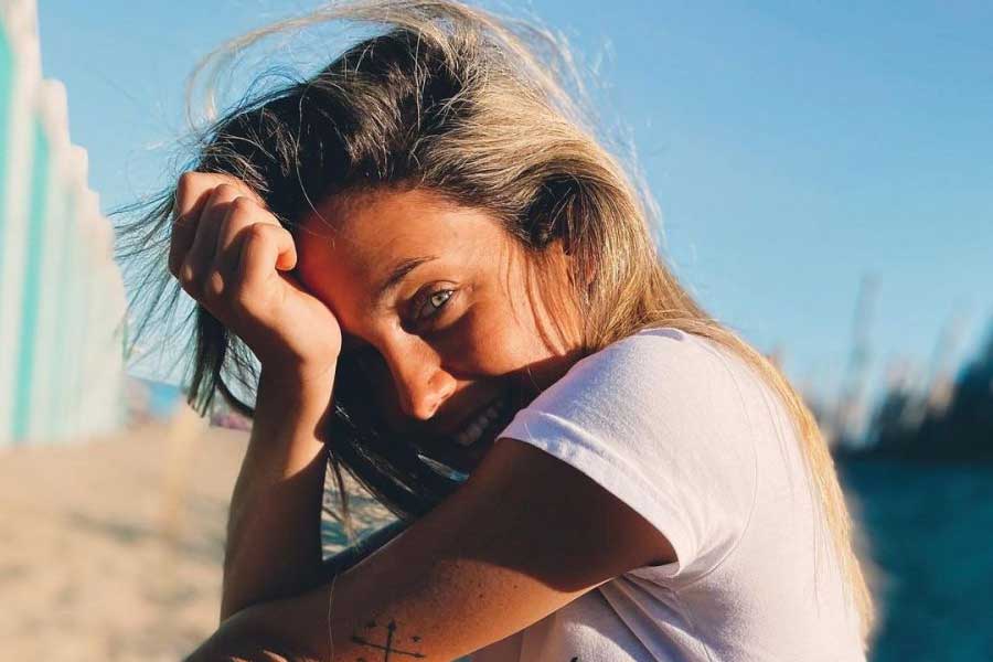 কী সেই জিনিস? সোফিয়া বলেন, ‘‘আপনার নাম আর্জেন্টিনার মানুষের হৃদয়ে অনুরণিত হয়। তাঁদের প্রত্যেকের মনে আপনি রয়েছেন। দেশে কোনও এক জন শিশুও নেই, যে আপনার নামের জার্সি কেনেনি। তা সে নকল হোক, সত্যি হোক, বা কারও বানানো হোক।’’