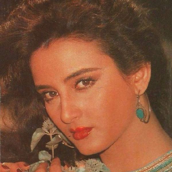 প্রথম দিকে ভয় পেলেও সুমিতের সঙ্গে সম্পর্ক এগিয়ে নিয়ে যান ফারা। ২০০৩ সালে দু’জনে বিয়েও করেন। তার পর খুব বেশি ছবিতে অভিনয় করতে দেখা যায়নি ফারাকে। এক সময়ে প্রচারে থাকা অভিনেত্রী তাঁর জীবনে সম্পর্কের টানাপড়েনের কারণে নিজের যশ, খ্যাতি সব কিছু পিছনে ফেলে চলে আসেন। যে ফারা আগে ছবির শুট নিয়ে ব্যস্ত থাকতেন, এখন তিনি ব্যস্ত রয়েছেন সংসার নিয়ে।