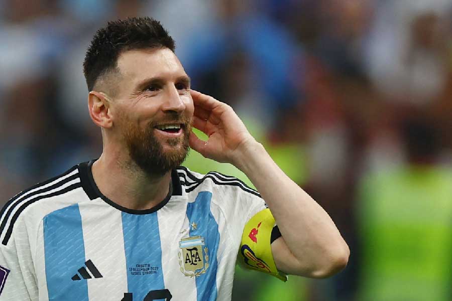 অদৃশ্য সেই হাত কি ফাইনালেও কেরামতি দেখাতে পারবে? অপেক্ষা আর তিন দিনের। 