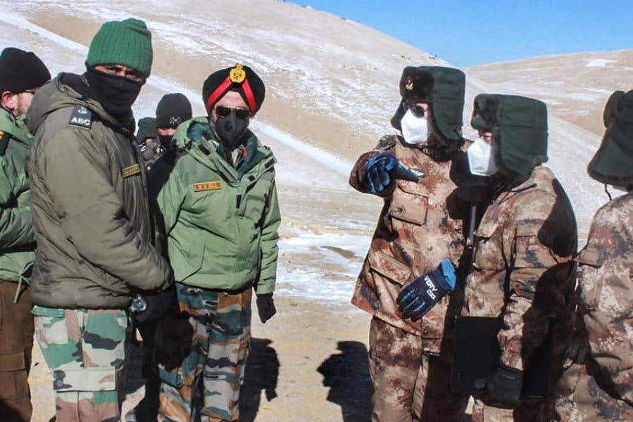 উত্তর-পূর্বের সবচেয়ে বড় রাজ্য হল অরুণাচল। অরুণাচল প্রদেশে চিনের সঙ্গে ভারতের সীমান্ত বিবাদ চলছে বহুকাল ধরে। অরুণাচলের উত্তরে চিনের সঙ্গে রয়েছে বিতর্কিত সীমান্ত। পশ্চিম দিকে রয়েছে ভুটান। আর পূর্ব দিকে রয়েছে মায়ানমার। উত্তর-পূর্বের সুরক্ষা ঢাল বলা হয়ে থাকে অরুণাচলকে। 