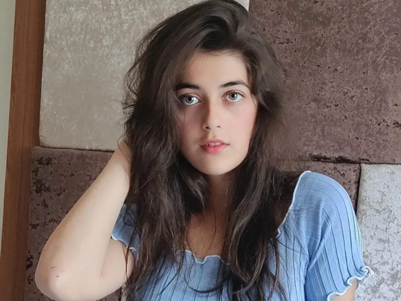 সমালোচক মহলে ইতিমধ্যে প্রশংসিত হয়েছে উরভির কাজ। ইনস্টাগ্রামেও তাঁর অনুরাগী সংখ্যা বেড়ে চলেছে। অদূর ভবিষ্যতে তিনি আরও ভাল কাজ করবেন, আশাবাদী অনুরাগীরা। 