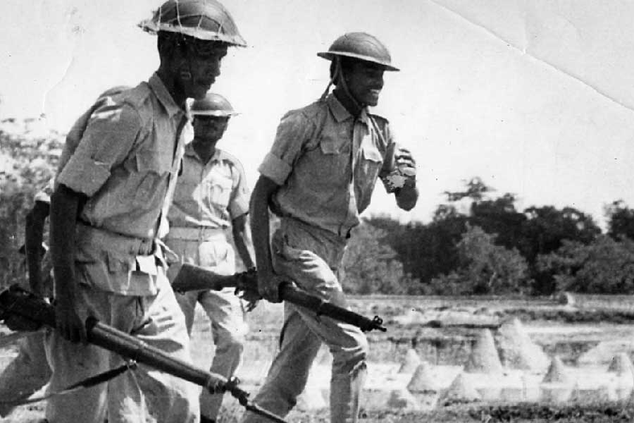 বাংলাদেশে এই দিনটি ‘বিজয় দিবস’ হিসাবে পালিত হয়। সমস্ত সরকারি প্রতিষ্ঠান বন্ধ থাকে। ২৬ মার্চ সে দেশের স্বাধীনতা দিবস হলেও, ১৬ ডিসেম্বর পশ্চিম পাকিস্তানের নিয়ন্ত্রণ থেকে কার্যত মুক্ত হয় তৎকালীন পূর্ব পাকিস্তান। পরে নাম হয় বাংলাদেশ।