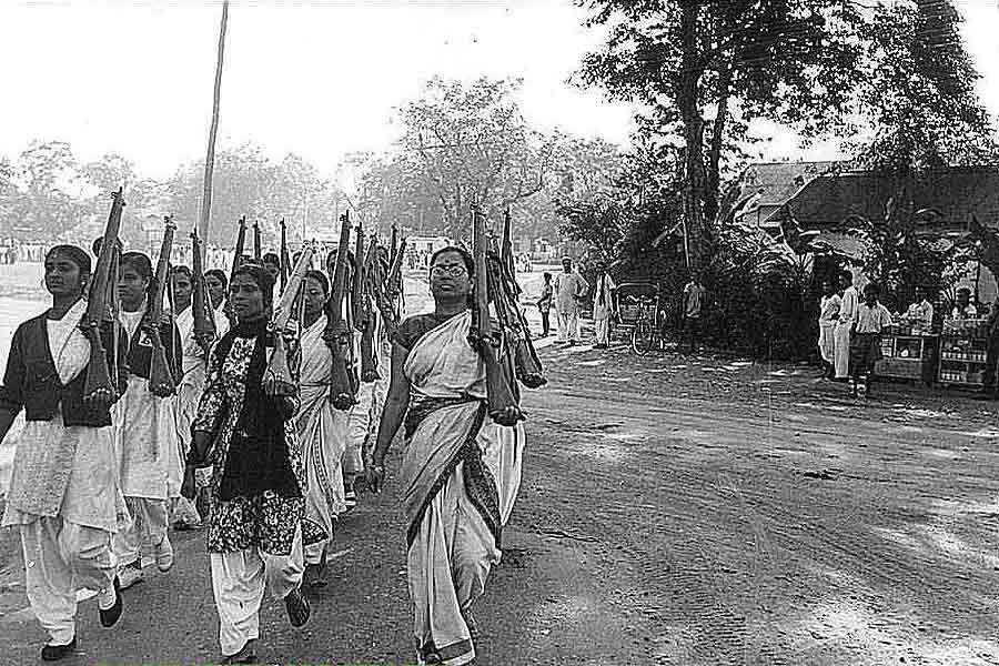 ‘টাইম’ পত্রিকার প্রতিবেদন বলছে, পাকিস্তানের সব সেনা আধিকারিকও এই ‘অমানবিকতা’ মেনে নিতে পারেননি। জেনারেল ইয়াকুব খান এবং ইক্রাম সেহগাল এই ‘অত্যাচার’ বন্ধ করার জন্য পাকিস্তানের প্রেসিডেন্টকে অনুরোধ জানিয়েছিলেন।