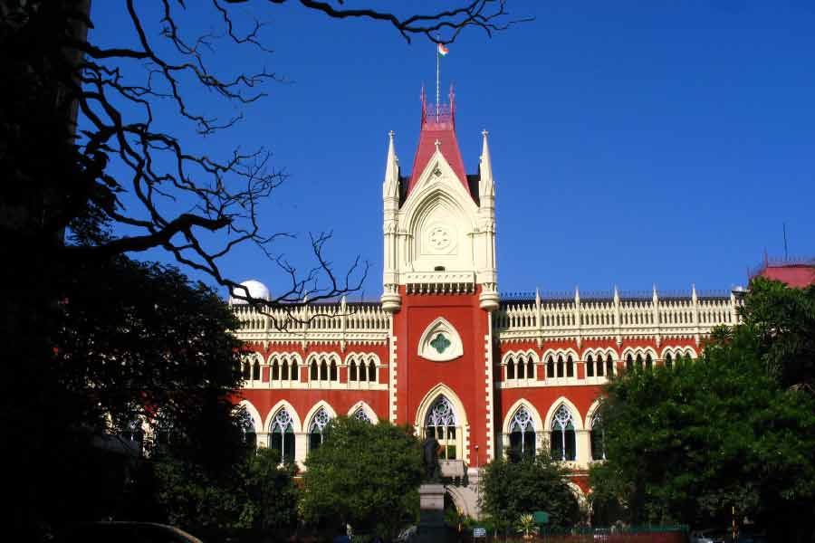 Picture of the Calcutta High Court.