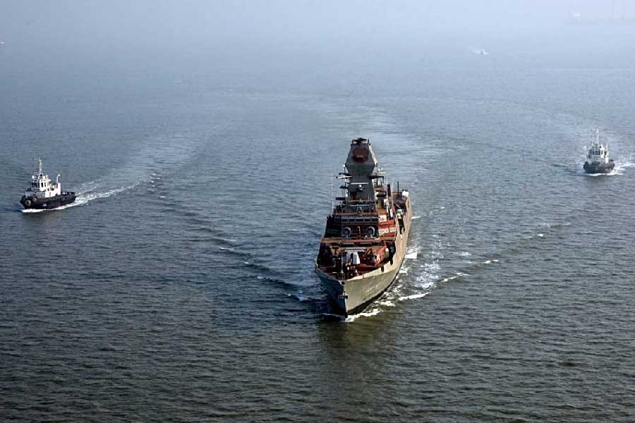 গোয়া মুক্তি দিবসের প্রাক্কালে আগামী ১৮ ডিসেম্বর মুম্বইয়ে মাজাগন ডকে প্রতিরক্ষা মন্ত্রী রাজনাথ সিংহের হাত ধেরে ভারতীয় নৌবাহিনীতে এই নতুন রণতরীর যাত্রা শুরু হওয়ার কথা। 