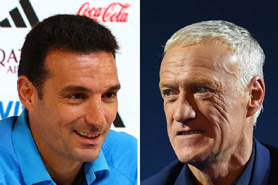 লিয়োনেল স্কালোনি এবং দিদিয়ের দেশঁ— দু’জনেই এক সময় নিজের দেশের হয়ে চুটিয়ে খেলেছেন। পরে দু’জনেই আবার দেশের ফুটবল ভবিষ্যৎ সামলানোর ভার কাঁধে তুলে নিয়েছেন।