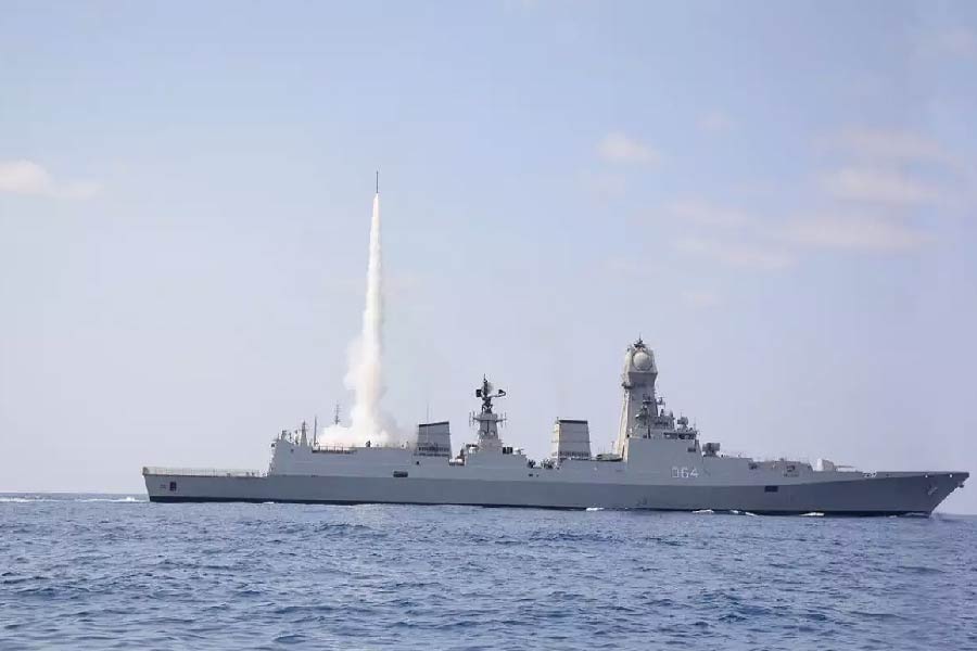  ভারতীয় নৌবাহিনীর এক আধিকারিক সংবাদমাধ্যমে জানিয়েছেন, আইএনএস মুরমুগাওয়ের অন্তর্ভুক্তিতে আরও শক্তিশালী হবে বাহিনী। শত্রু মোকাবিলায় আরও এক কদম এগোবে নৌবাহিনী।