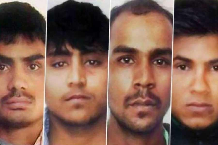 ওই বছরই ১৩ সেপ্টেম্বর নির্ভয়ার উপর অত্যাচারকারী বাকি চার জনের ফাঁসির আদেশ দেয় দিল্লির নিম্ন আদালত।