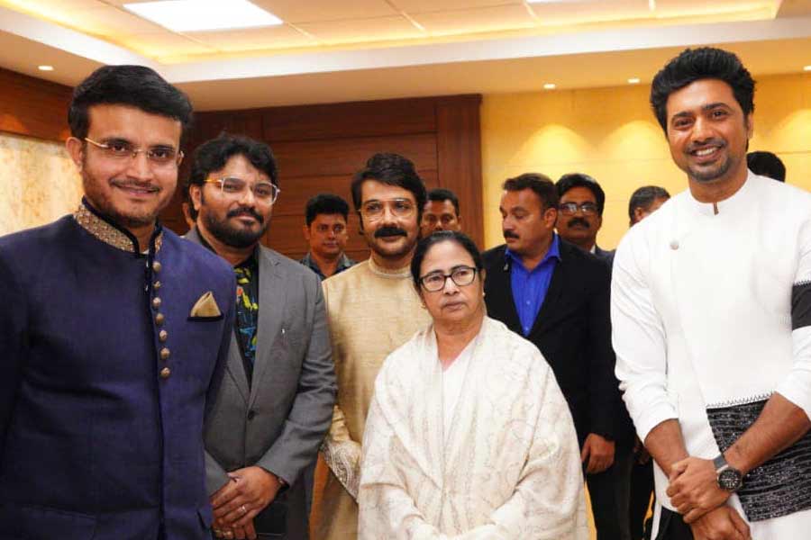 চলচ্চিত্র উৎসবের উদ্বোধনী অনুষ্ঠানে প্রতি বারই দেখা যায় প্রসেনজিৎ চট্টোপাধ্যায়কে।