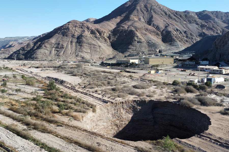 পৃথিবী জুড়ে এমন বহু সিঙ্কহোল রয়েছে, যা দর্শকের মনে বিস্ময় জাগাতে পারে।