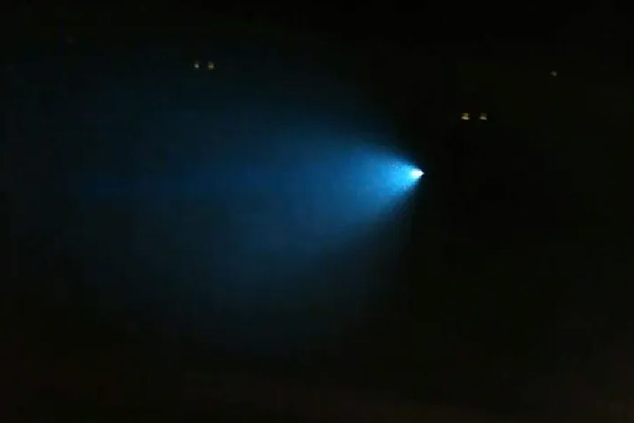 অনেকেই মনে করেছিলেন, এ বোধ হয় ‘ভূমিকম্পের আলো’। কারণ, এক মাত্র সে সময়ই দেখা দেয় এই আলো। ২০১৭ সালে মেক্সিকোয় ভূমিকম্প হয়েছিল। তখনও আকাশে এই আলো দেখা গিয়েছিল। যদিও ভূতত্ত্ববিদরা এর কোনও কারণ খুঁজে পাচ্ছিলেন না। 