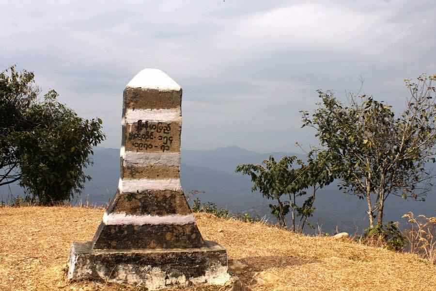এই গ্রামে উপজাতির বাসিন্দাদের বাড়ি সাধারণত রয়েছে পাহাড়ের উপর। যাতে তাঁরা সহজেই উপর থেকে শত্রুদের উপর নজর রাখতেন। ১৯৪০ সালে শিরশ্ছেদ করার প্রথা নিষিদ্ধ করা হয়। 