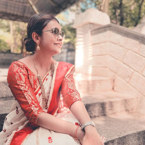 ২০১৯ সালে ‘বিগ বস ১৩’-তে তারকা প্রতিযোগী হিসাবে অংশগ্রহণ করেছিলেন দেবলীনা। তবে মাস দুয়েক পরে শারীরিক সমস্যার কারণে প্রতিযোগিতা মাঝপথে ছেড়ে যান।