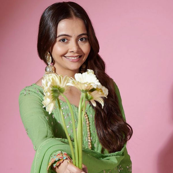 এর পর ‘বিগ বস ১৪’-তে ফের এক প্রতিযোগীর বিকল্প হিসাবে অংশ নিতে দেখা যায় দেবলীনাকে। ‘বিগ বস ১৫’-তে তিনি যান ‘ওয়াইল্ড কার্ড এন্ট্রি’ হিসাবে। পর পর তিনটি সিজ়নে প্রতিযোগী হিসাবে অংশ নেওয়ার নজির দেবলীনা ছাড়া আর মাত্র ২ জনের রয়েছে। তাঁরা হলেন রাখি সাওয়ান্ত এবং রাহুল মহাজন।