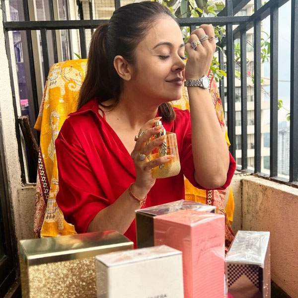 এই বিগ বসের ঘরেই এক বার দেবলীনাকে বলতে শোনা গিয়েছিল তাঁর প্রেমিকের কথা। কিন্তু কে তিনি? মুখ ফুটে তখন প্রেমিকের নাম বলেননি অভিনেত্রী।