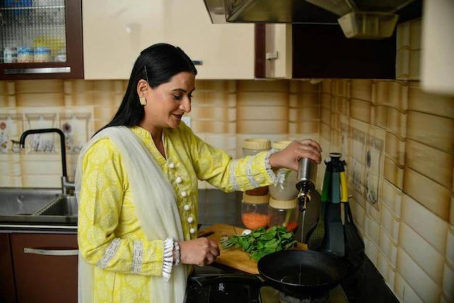  যদি ভাল রান্না করতে পারেন, সে ক্ষেত্রে ছোট করে খাবারের হোম ডেলিভারির ব্যবসা শুরু করা যেতে পারে। 