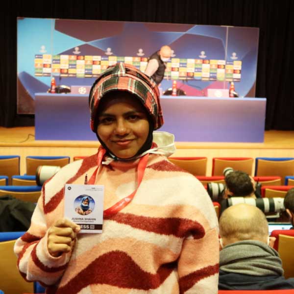 স্বপ্নপূরণের এই যাত্রায় সব সময় শাহিন পাশে পেয়েছেন তাঁর স্বামী আওয়াদ আহমেদকে। বার্সেলোনার অফিসে গিয়ে এক বার মেসির উদ্দেশে লেখা একটি চিঠিও দিয়ে এসেছেন তাঁরা। তবে সে চিঠি মেসির হাতে পৌঁছেছে কি না, জানা যায়নি।