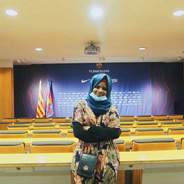 চলতি বছরের শুরুর দিকে শাহিন আরও ২০ জন বিখ্যাত ক্রীড়া সাংবাদিকের সঙ্গে প্যারিসে গিয়ে পিএসজি-র অনুশীলন দেখার সুযোগ পেয়েছিলেন। স্বপ্নকে সেখানে কাছ থেকে দেখে এসেছেন। তাঁর আর মেসির মধ্যে দূরত্ব ছিল কেবল একটি ব্যারিকেডের।