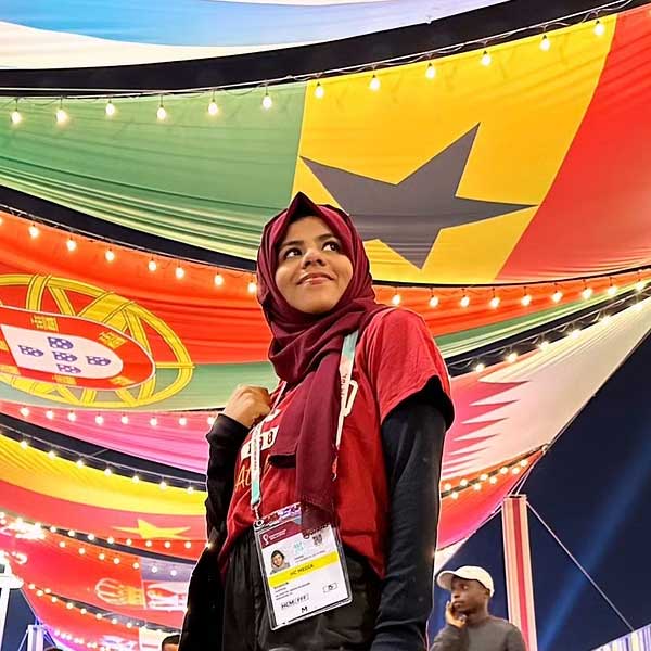 তবে সাময়িক হতাশা কাটিয়ে উঠে আগামীর দিকে তাকিয়ে আছেন কেরলের তরুণী। মেসির সামনে অন্তত মিনিট পাঁচেকের জন্য দাঁড়াতে চান তিনি। কিছু ক্ষণ কথা বলে জীবন ধন্য করতে চান। তিনি নিজেই জানিয়েছেন, এই সাক্ষাৎকার হয়তো আর্জেন্টিনীয় তারকা ভুলে যাবেন, কিন্তু তাঁর মনে থেকে যাবে আজীবন।