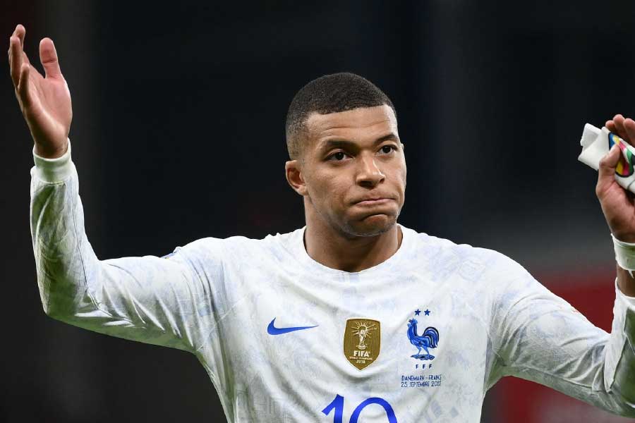 ২০১৮-এর বিশ্বকাপে এমবাপের বয়স ছিল ১৮ ছুঁই ছুঁই। পুরো বিশ্বকাপে অনবদ্য খেলে ফ্রান্সকে ফাইনালে নিয়ে যেতে সাহায্য করেন তিনি। দুরন্ত খেলেন ফাইনালেও।