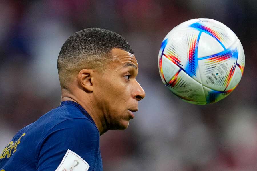 এমবাপে মোনাকো ছেড়ে পিএসজি-তে যোগ দেওয়ার পর ২০১৭-১৮, ২০১৯-২০ এবং ২০২০-২১ সালের ফ্রেঞ্চ কাপ, ‘ক্যুপ দা ফ্রান্স’ চাম্পিয়নশিপ জেতে পিএসজি।