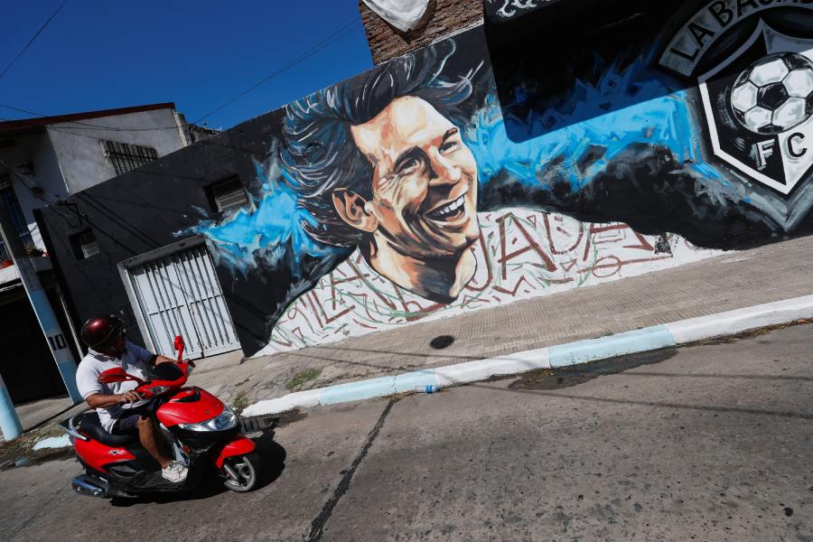 মেসির ম্যুরান রোসারিয়োর রাস্তায়।