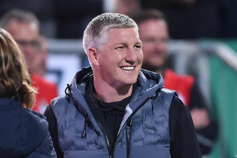 বাস্তিয়ান সোয়াইনস্টেইগার জার্মানির প্রাক্তন মিডফিল্ডার। জার্মানির ২০১৪ সালের বিশ্বকাপজয়ী দলের সদস্যও। ফাইনালে কারা খেলবেন, তা জানার অনেক আগেই ৩৮ বছরের ফুটবলার তিনটি দেশকে ‘ফেভারিট’ তালিকায় রেখেছিলেন। যার মধ্যে দু’টি দেশ ছিটকে গিয়েছে বিশ্বকাপ থেকে।