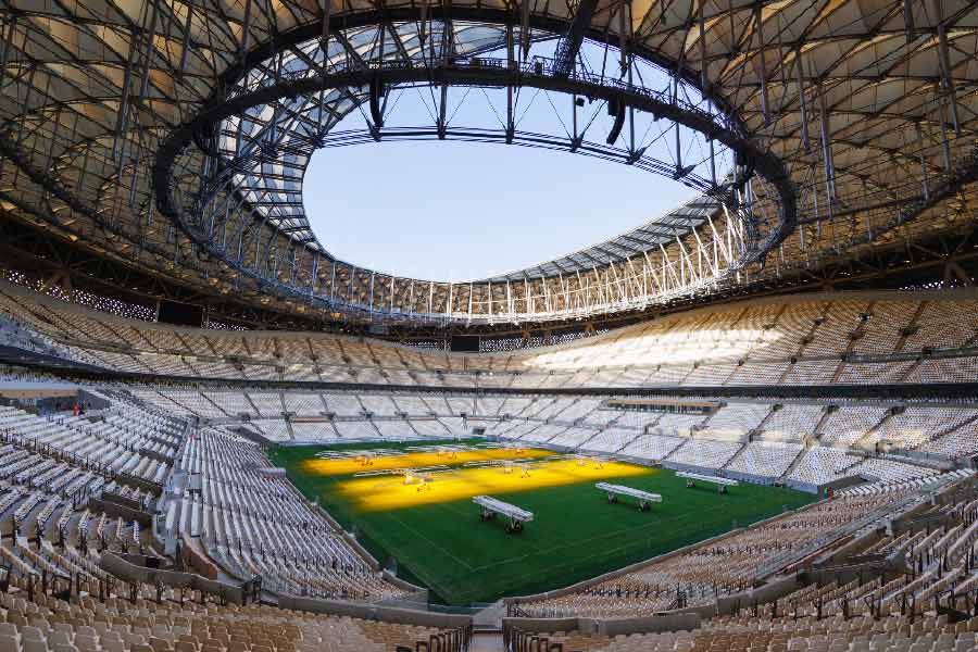 ২টি স্টেডিয়াম ব্যবহার করবে স্থানীয় ২টি ফুটবল ক্লাব। আল রাইয়ান খেলবে আহমেদ বিন আলি স্টেডিয়ামে এবং আল ওয়াকরাহ খেলবে আল জানুবে।