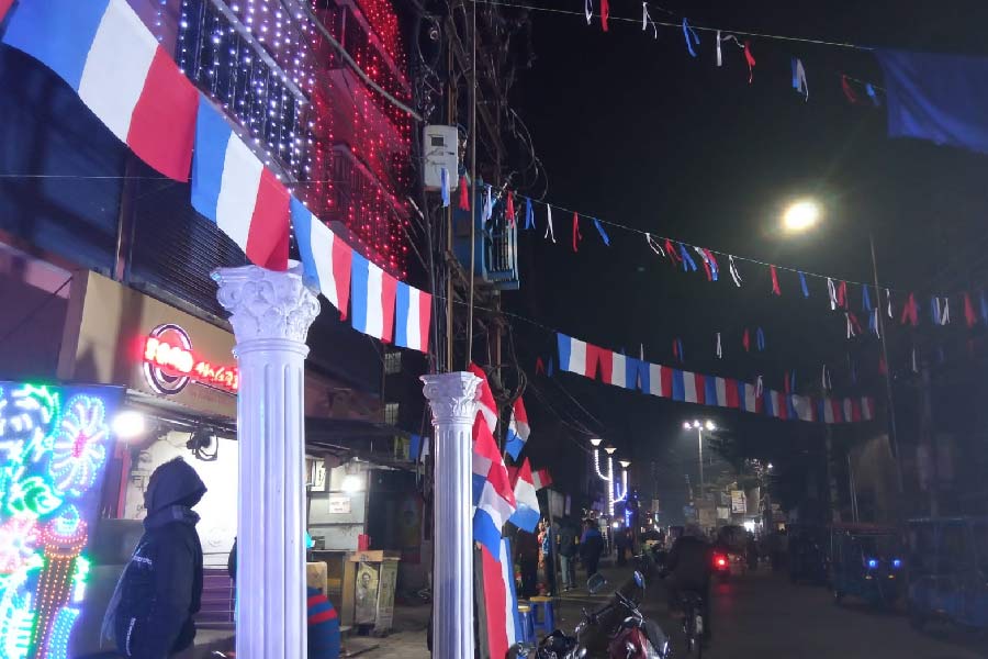 সেজেছিল চন্দননগর, তবু উৎসব হল না।